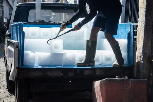 Ice loaded onto delivery truck